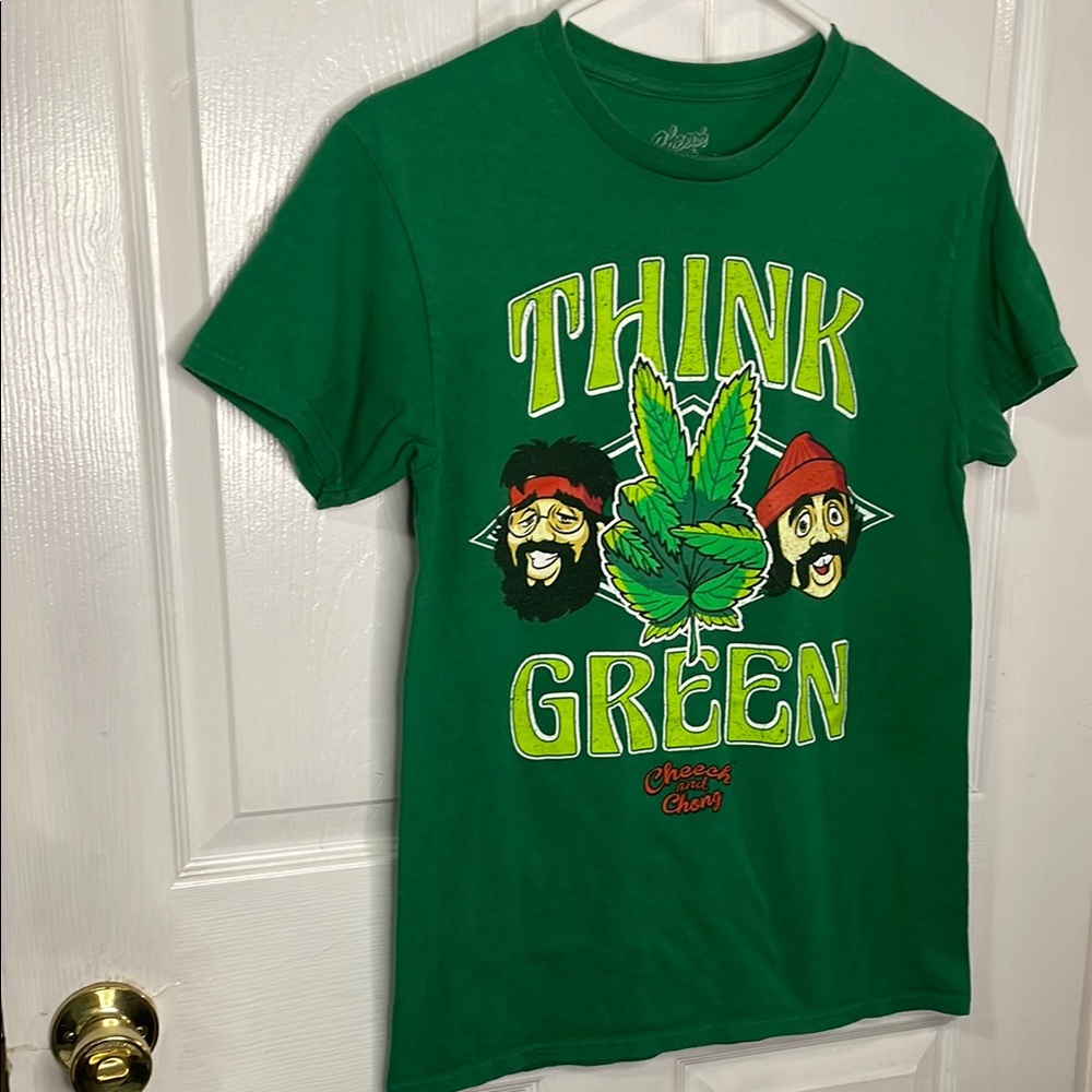Green Graphic Tee - Short Sleeve